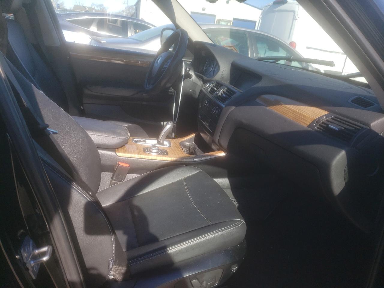 Photo 5 from auction – 2011 BMW X3 XDRIVE2 with VIN 5UXWX5C56BL700132
