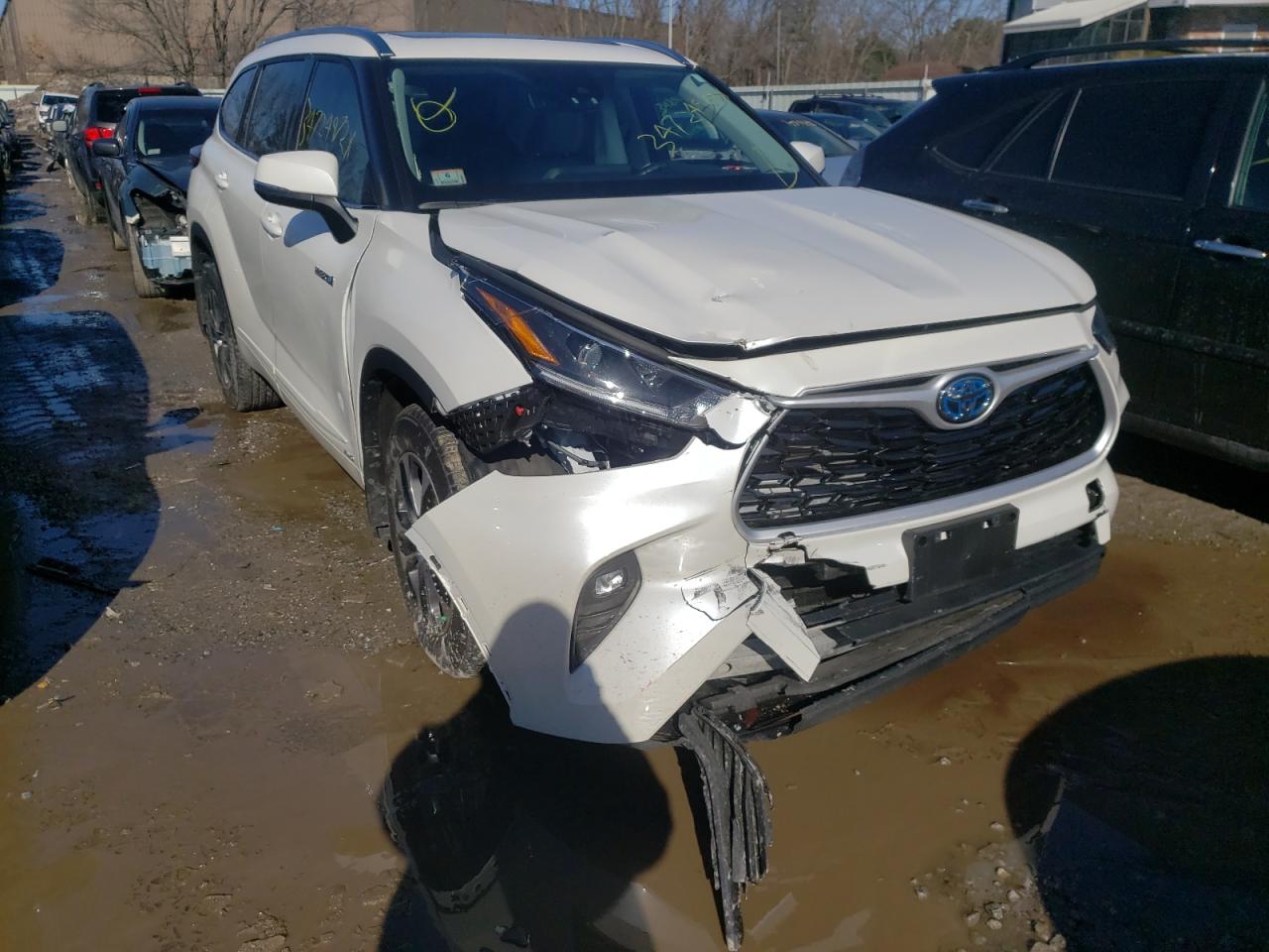 TOYOTA HIGHLANDER 2021 with VIN 5TDGBRCH8MS052560 - Photo from auction