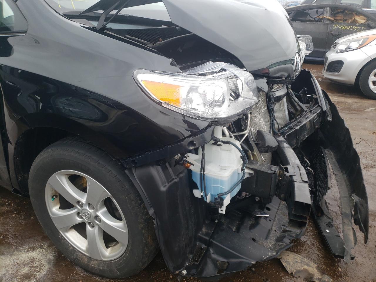 Photo 9 from auction – 2015 TOYOTA SIENNA LE with VIN 5TDKK3DC1FS556090