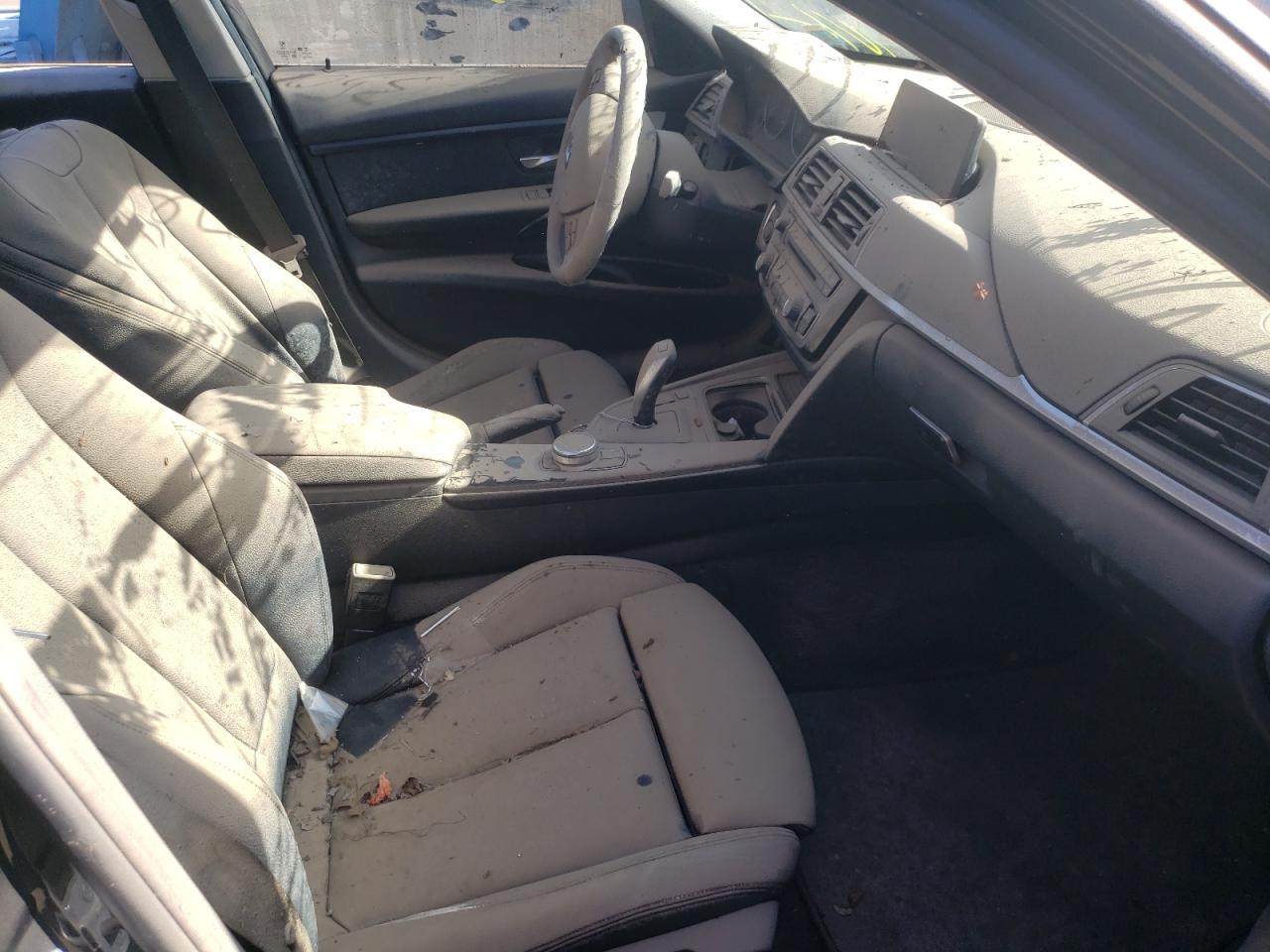 Photo 5 from auction – 2018 BMW 320 XI with VIN WBA8E5G50JNU45584