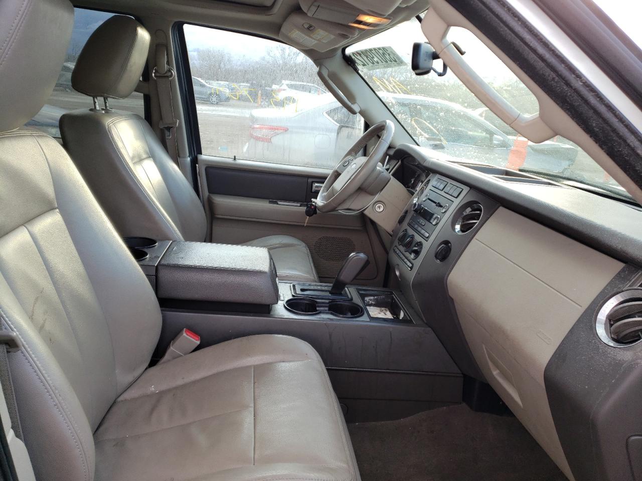 Photo 5 from auction – 2011 FORD EXPEDITION with VIN 1FMJU1J56BEF15644
