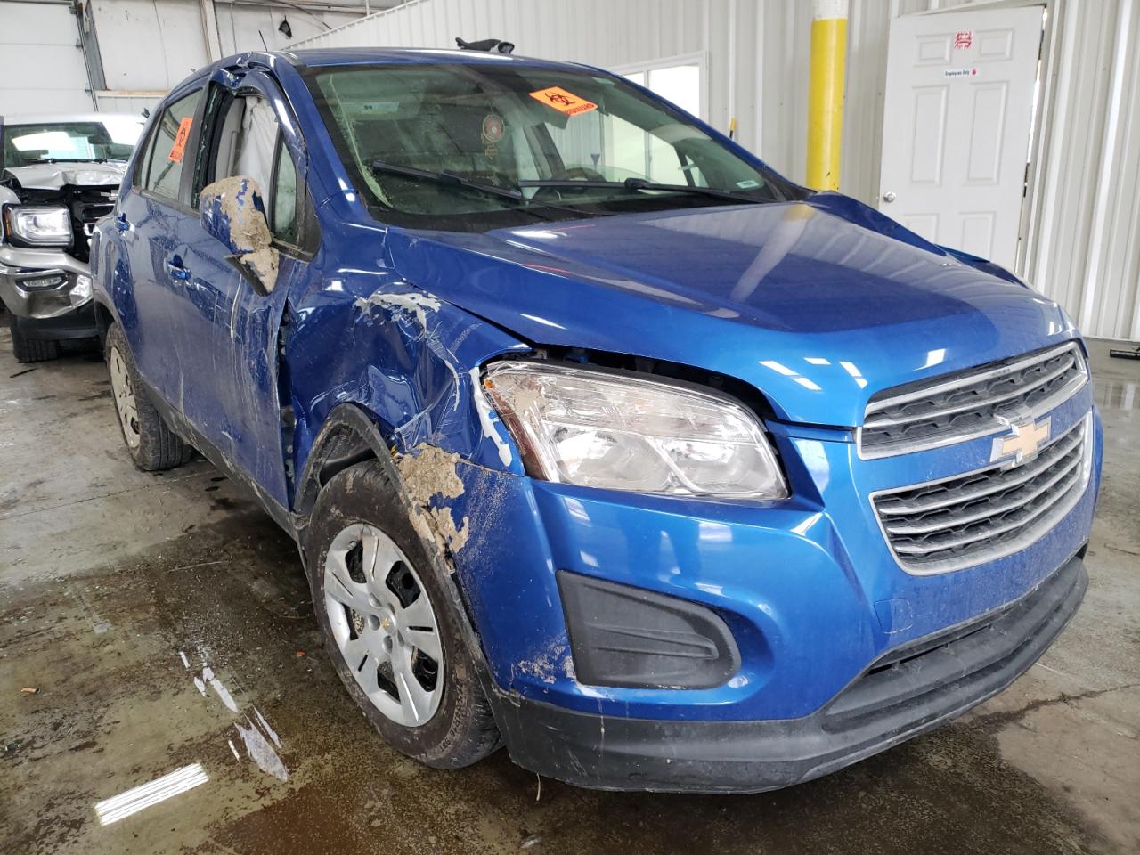 CHEVROLET TRAX LS 2016 with VIN KL7CJKSB9GB721031 - Photo from auction