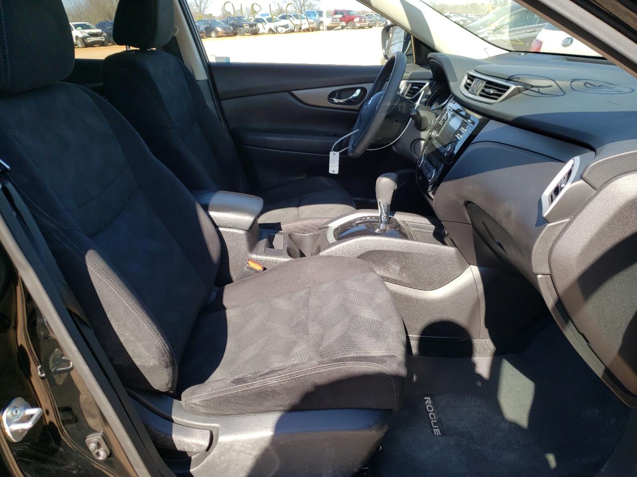 Photo 5 from auction – 2015 NISSAN ROGUE S with VIN 5N1AT2MV1FC778159