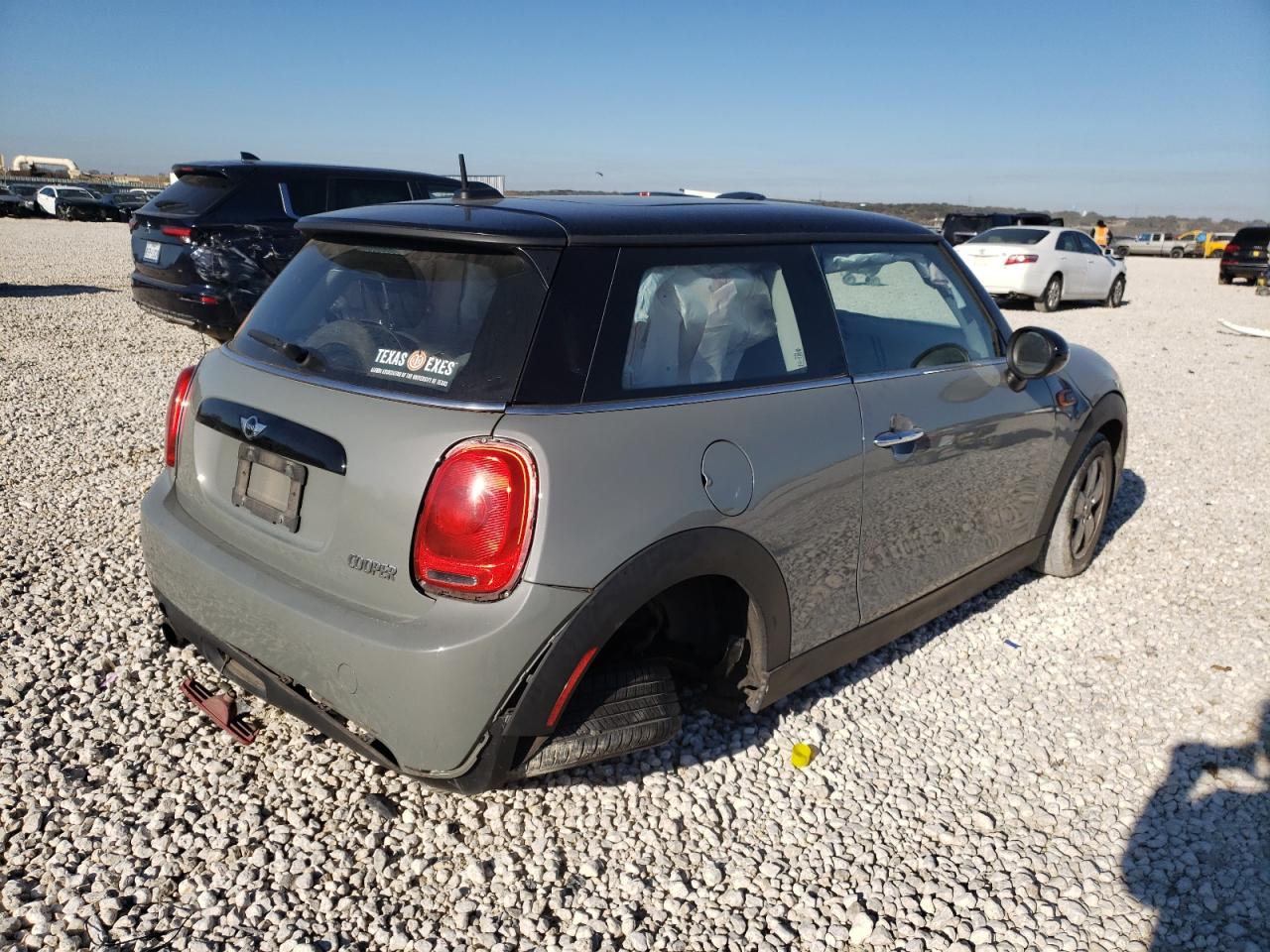 Photo 4 from auction – 2016 MINI COOPER with VIN WMWXP5C5XG2D15577