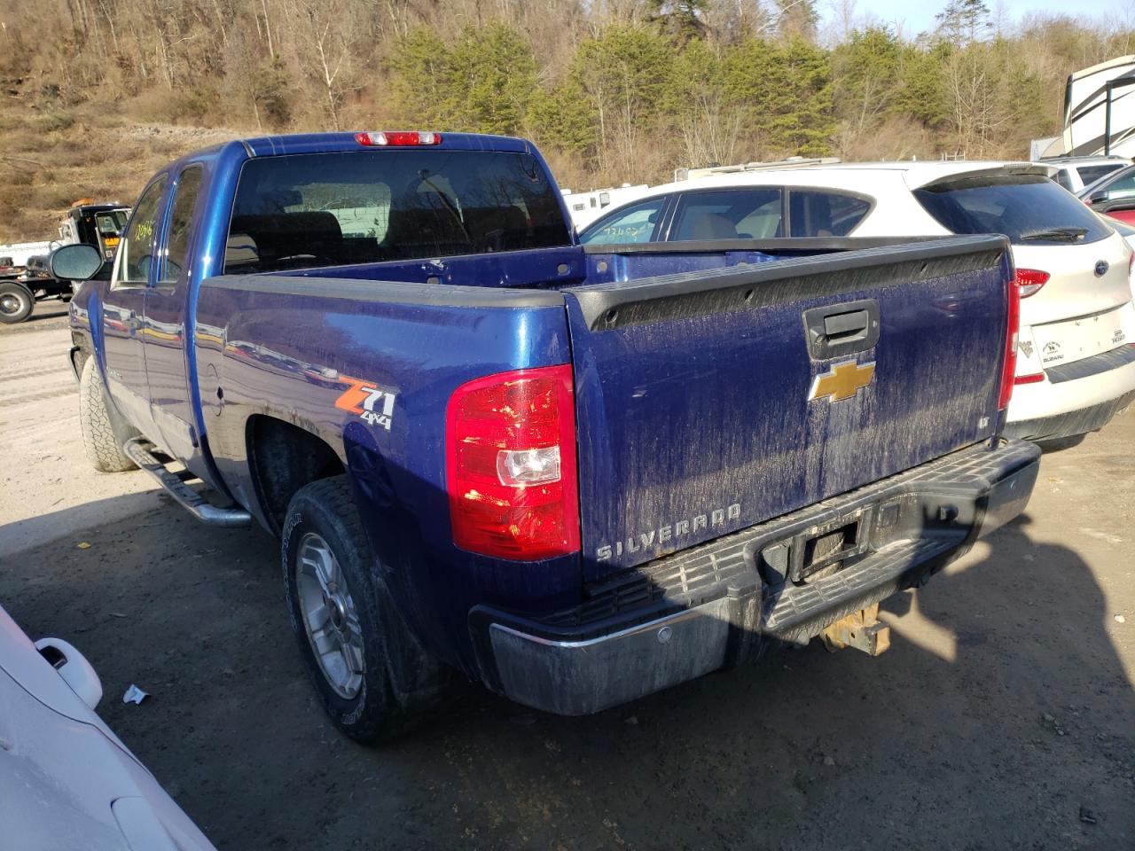 Photo 3 from auction – 2013 CHEVROLET SILVERADO with VIN 1GCRKSE72DZ261568