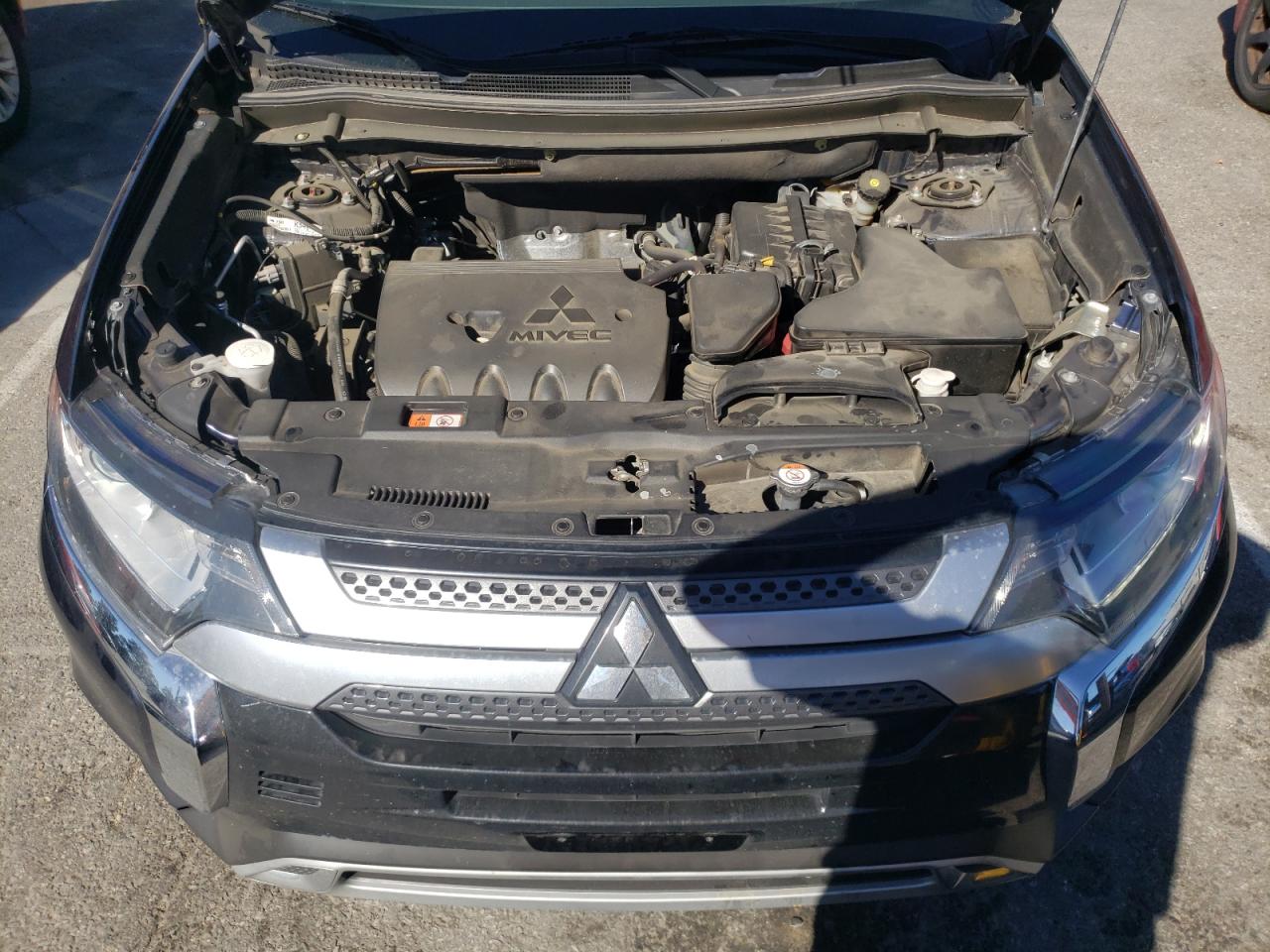 Photo 7 from auction – 2019 MITSUBISHI OUTLANDER with VIN JA4AD3A30KZ048416