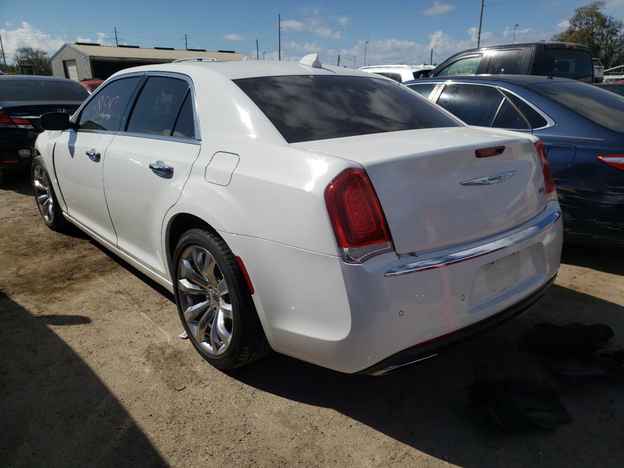 Photo 3 from auction – 2017 CHRYSLER 300C with VIN 2C3CCAET4HH582306