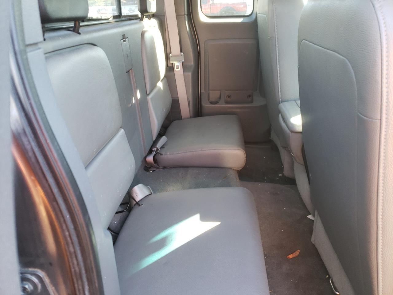 Photo 6 from auction – 2005 DODGE DAKOTA LAR with VIN 1D7HW52K95S163891