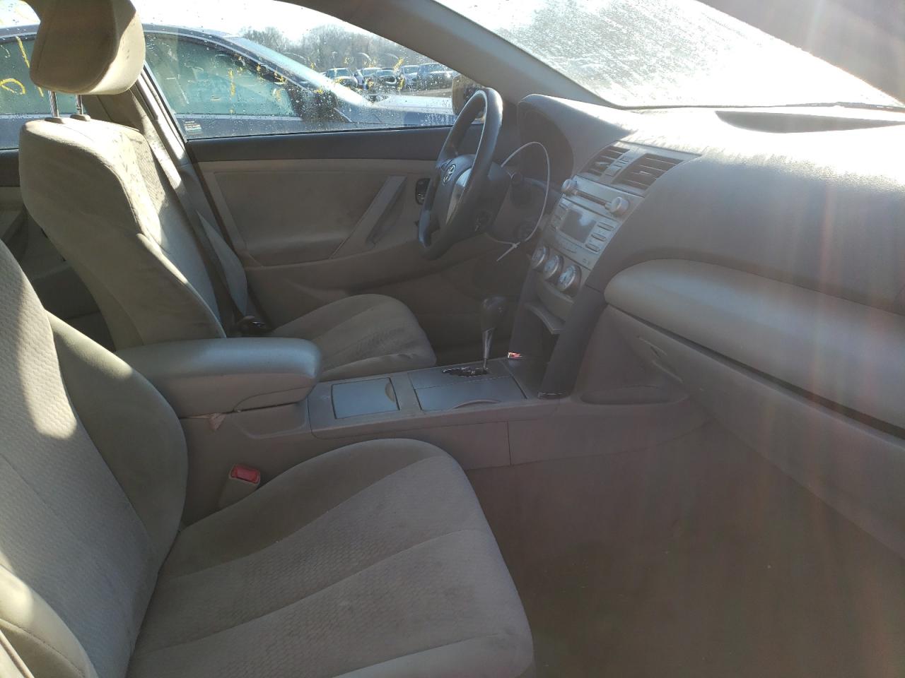 Photo 5 from auction – 2011 TOYOTA CAMRY BASE with VIN 4T4BF3EKXBR139083