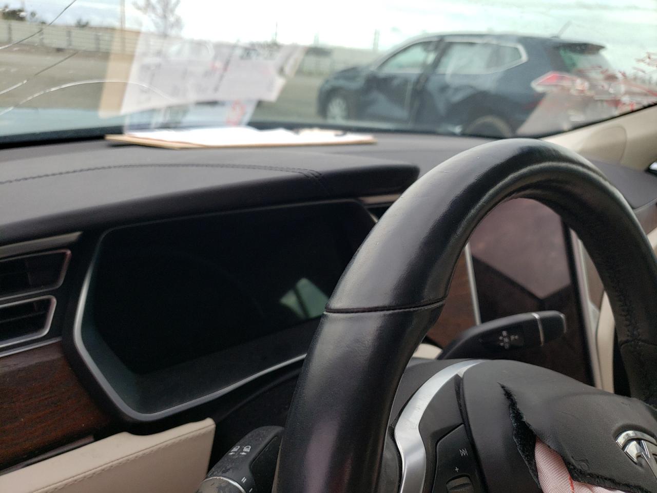 Photo 8 from auction – 2017 TESLA MODEL S with VIN 5YJSA1E15HF220163