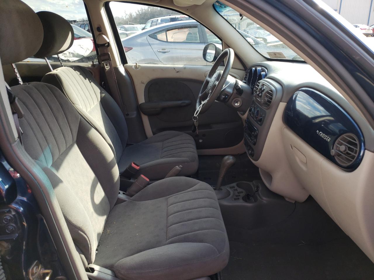 Photo 5 from auction – 2001 CHRYSLER PT CRUISER with VIN 3C8FY4BB01T637370