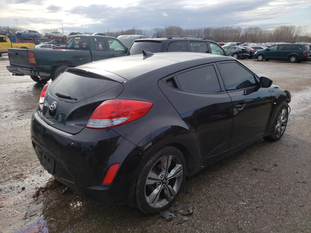 Photo 4 from auction – 2017 HYUNDAI VELOSTER with VIN KMHTC6AD3HU319952