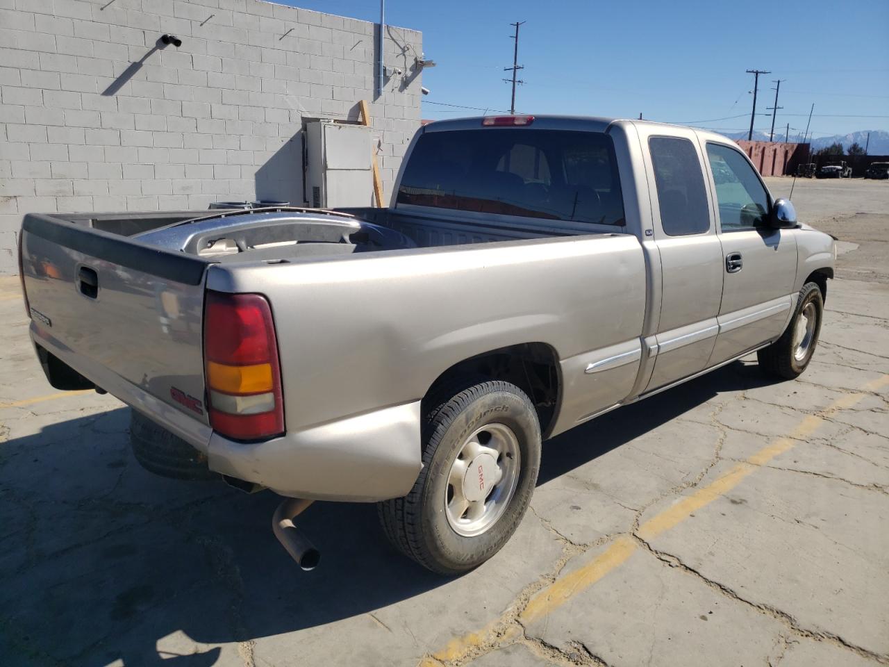 Photo 4 from auction – 2001 GMC SIERRA with VIN 2GTEC19V511386485