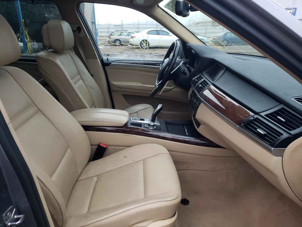 Photo 5 from auction – 2011 BMW X5 XDRIVE3 with VIN 5UXZV4C52BL410404