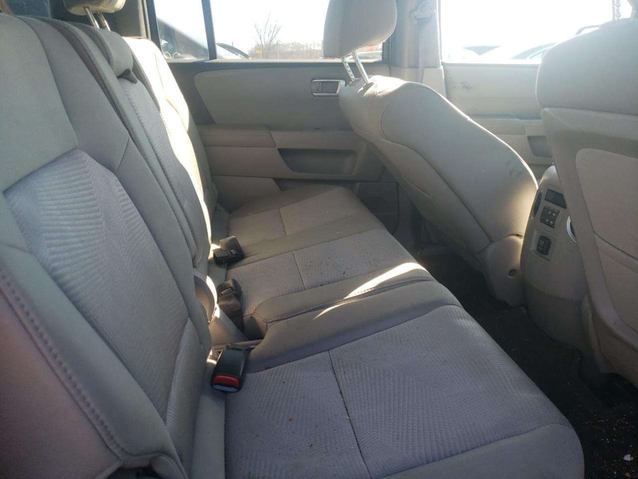 Photo 6 from auction – 2012 HONDA PILOT LX with VIN 5FNYF4H29CB039772
