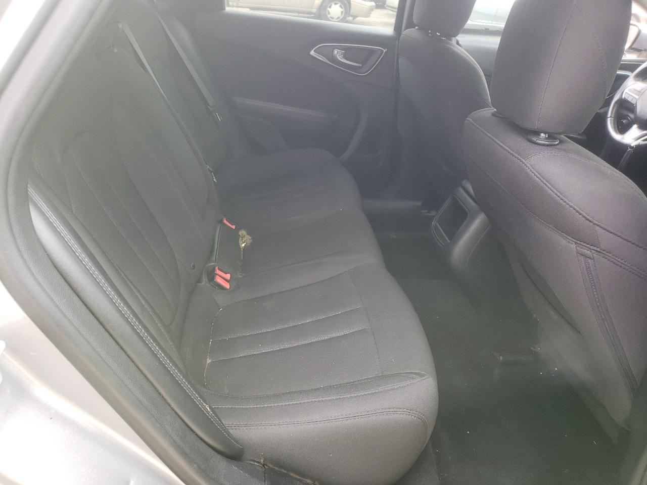 Photo 6 from auction – 2015 CHRYSLER 200 LIMITE with VIN 1C3CCCAB6FN733319