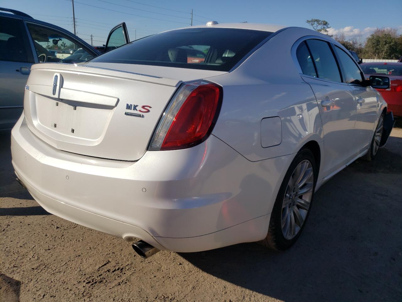 Photo 4 from auction – 2010 LINCOLN MKS with VIN 1LNHL9FT5AG615874