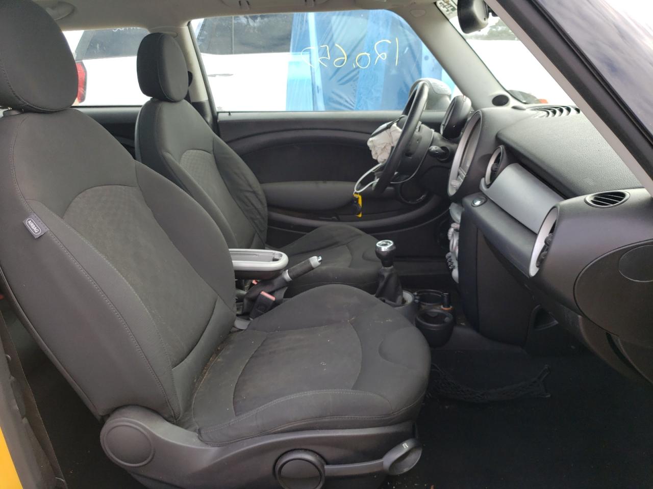 Photo 5 from auction – 2008 MINI COOPER CLU with VIN WMWML33578TJ46808