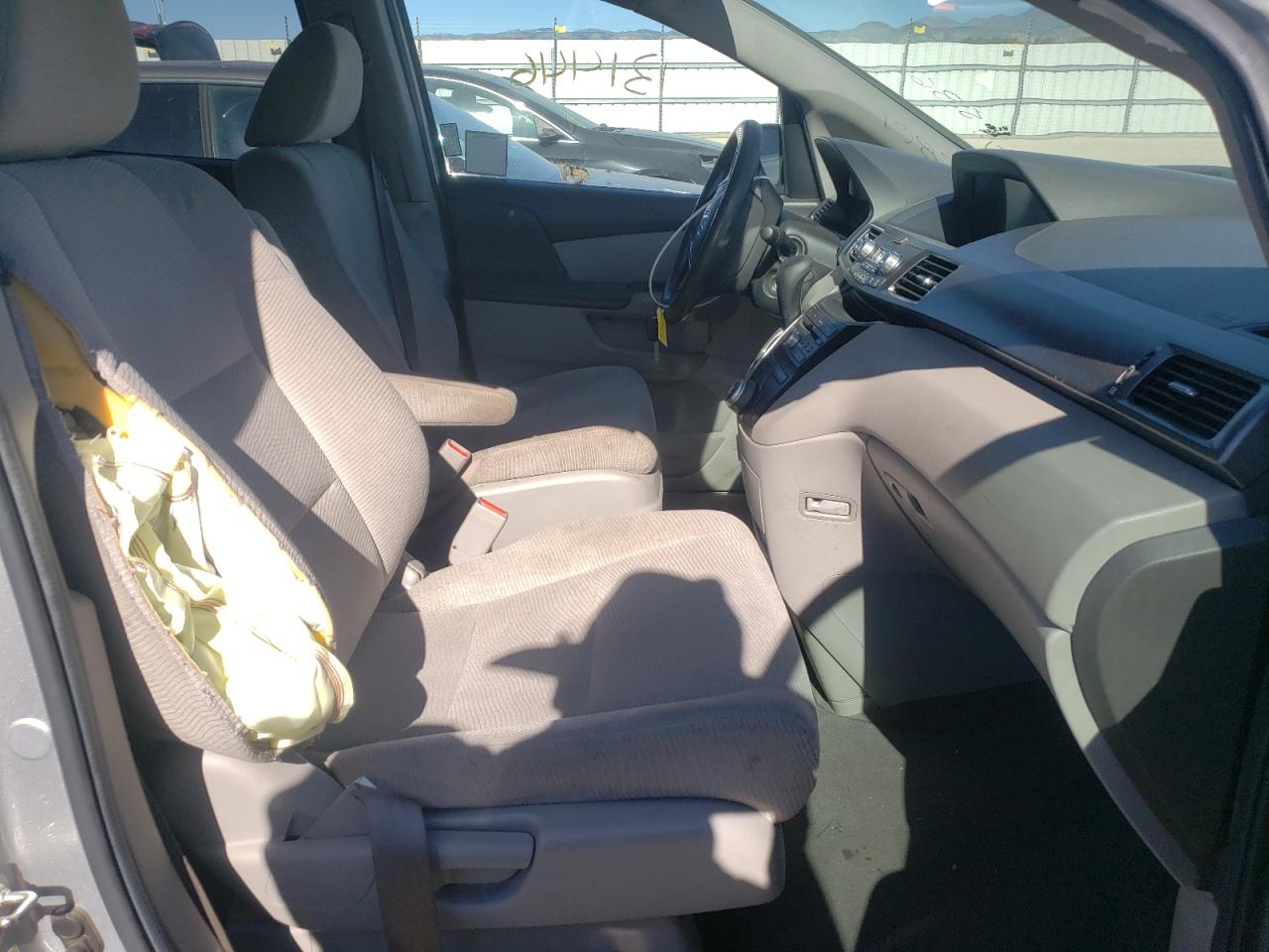 Photo 5 from auction – 2013 HONDA ODYSSEY LX with VIN 5FNRL5H29DB074672