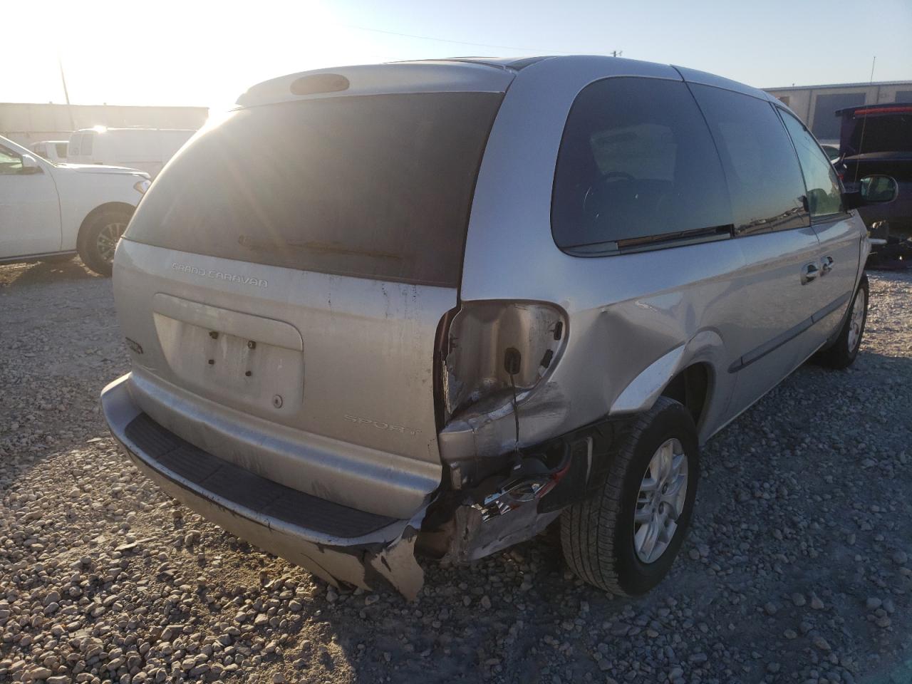 Photo 4 from auction – 2001 DODGE CARAVAN with VIN 2B8GP44G71R198720
