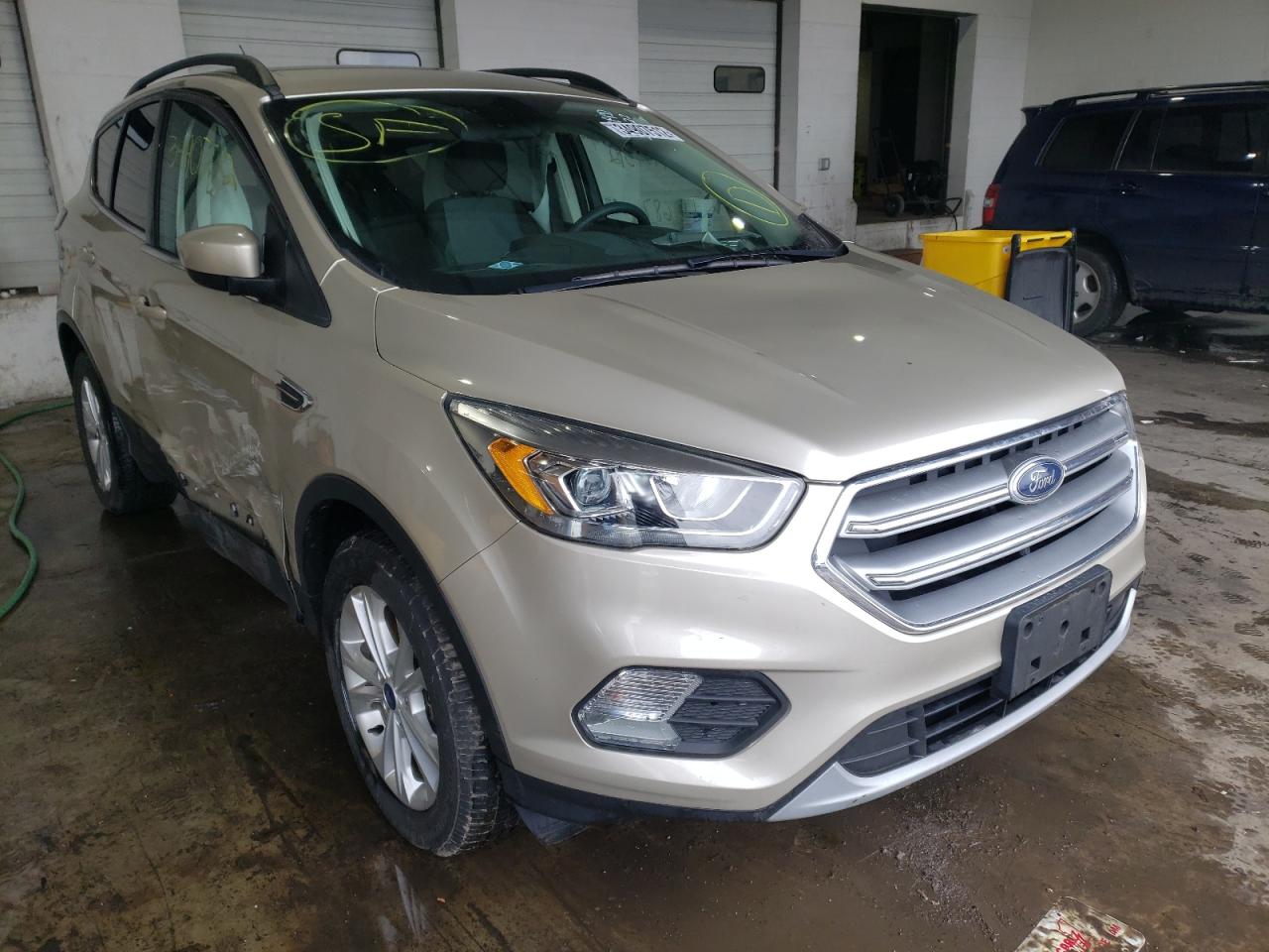 Photo 1 from auction – 2017 FORD ESCAPE SE with VIN 1FMCU9GD3HUA86287