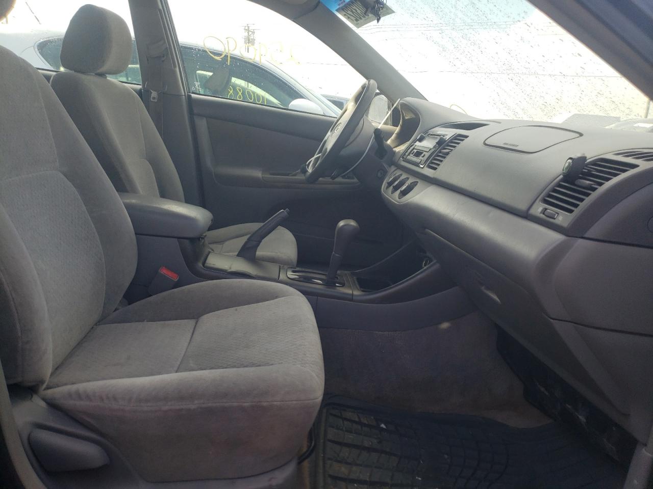 Photo 5 from auction – 2002 TOYOTA CAMRY LE with VIN 4T1BE32K32U021782