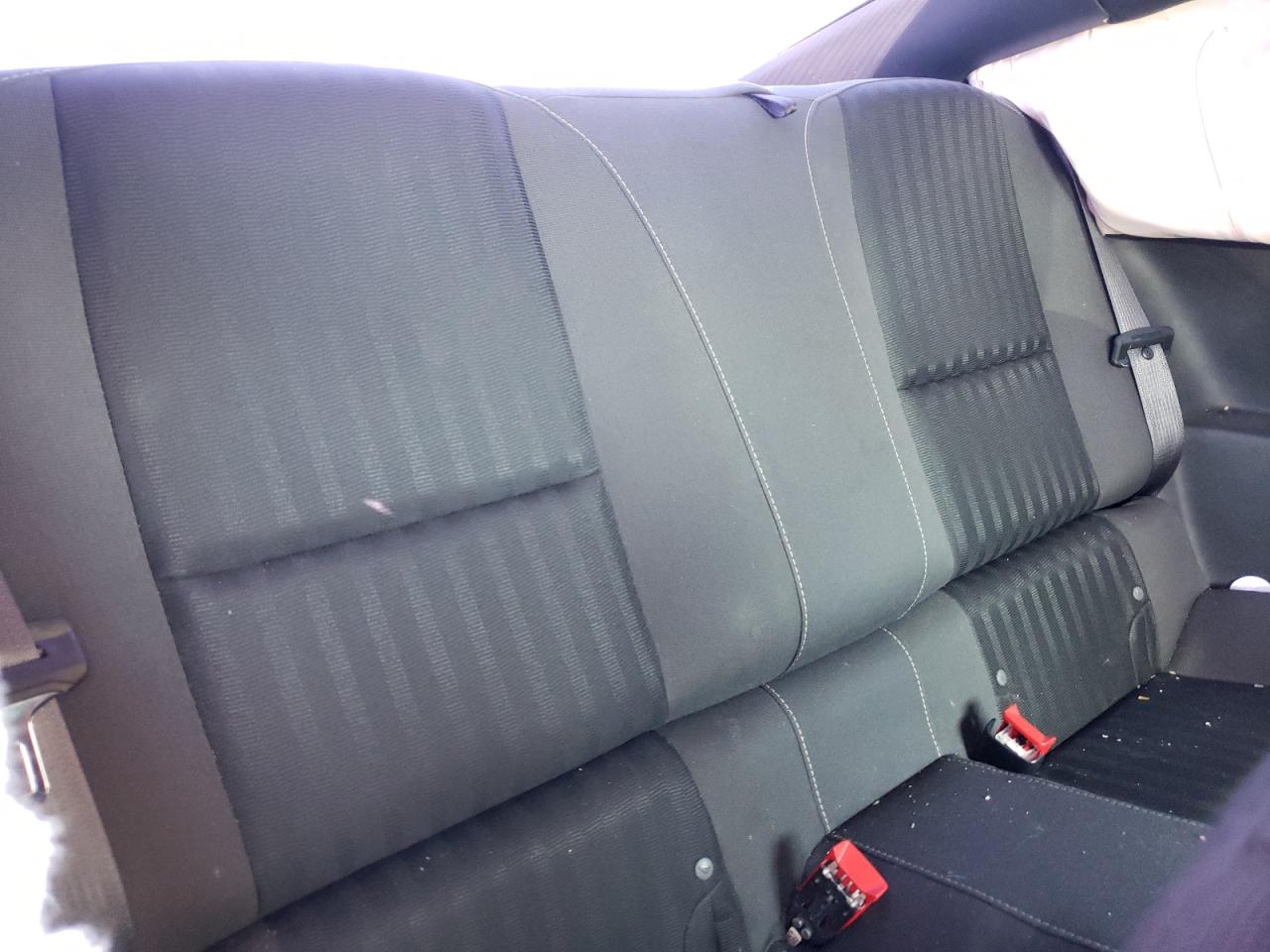Photo 6 from auction – 2015 CHEVROLET CAMARO LS with VIN 2G1FB1E33F9212928