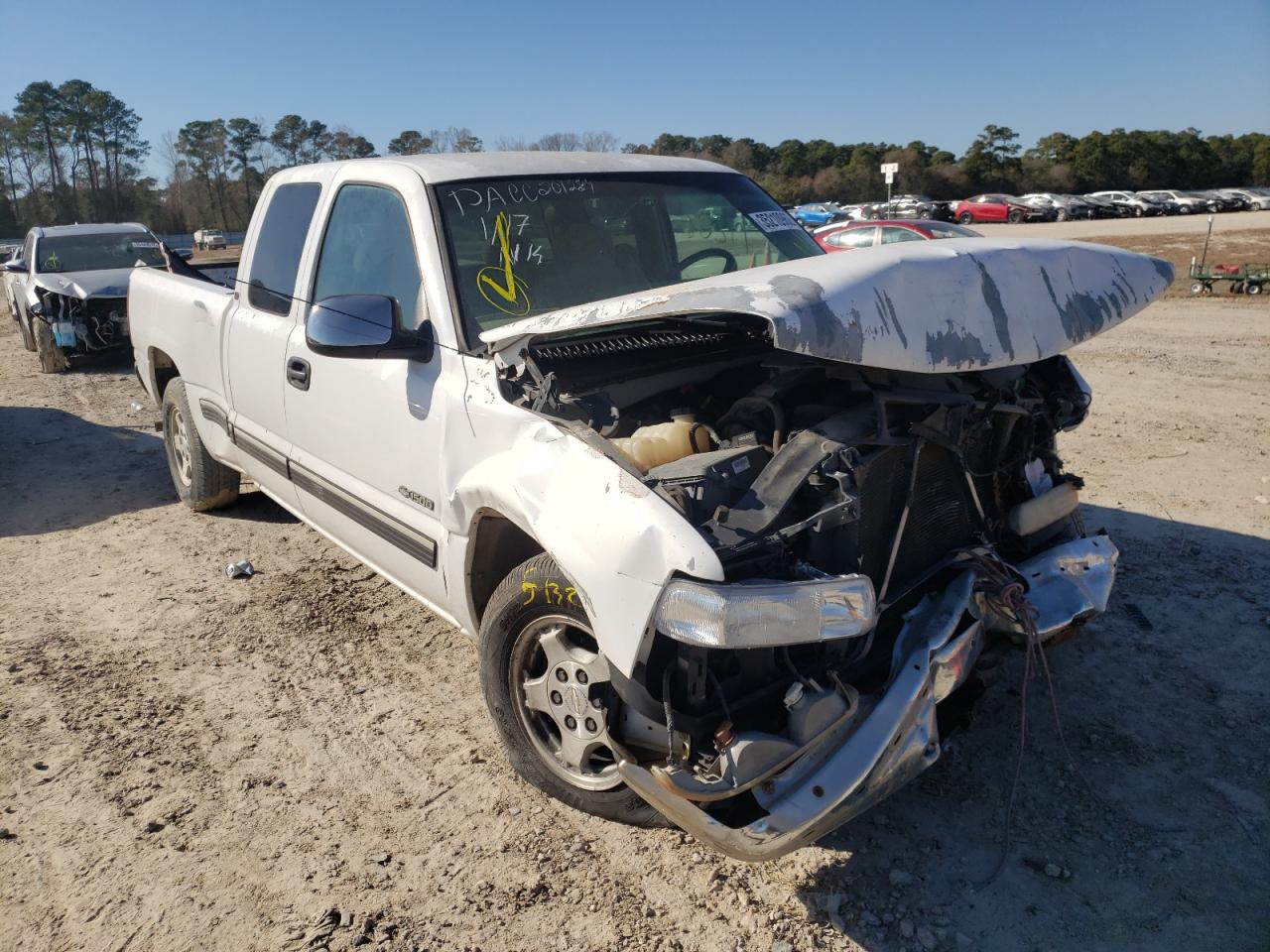 CHEVROLET SILVERADO 2001 with VIN 2GCEC19T911100183 - Photo from auction