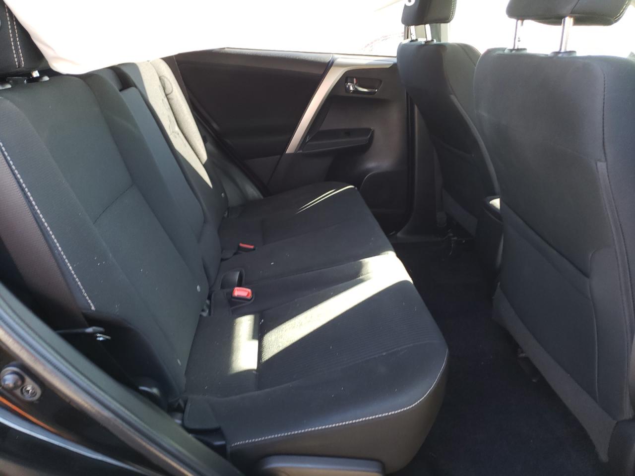 Photo 6 from auction – 2014 TOYOTA RAV4 XLE with VIN 2T3RFREV3EW158706