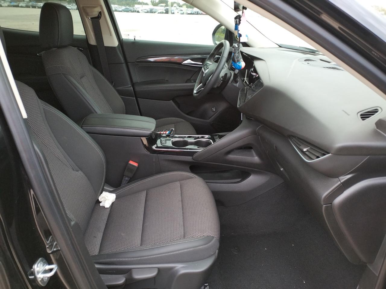 Photo 5 from auction – 2021 BUICK ENVISION P with VIN LRBAZLR45MD110086