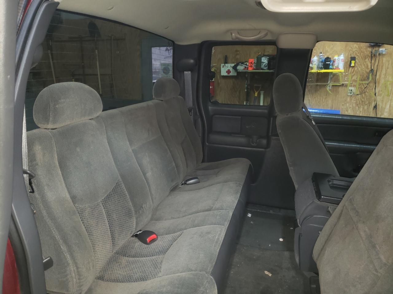 Photo 6 from auction – 2004 CHEVROLET SILVERADO with VIN 1GCEK19TX4Z348263