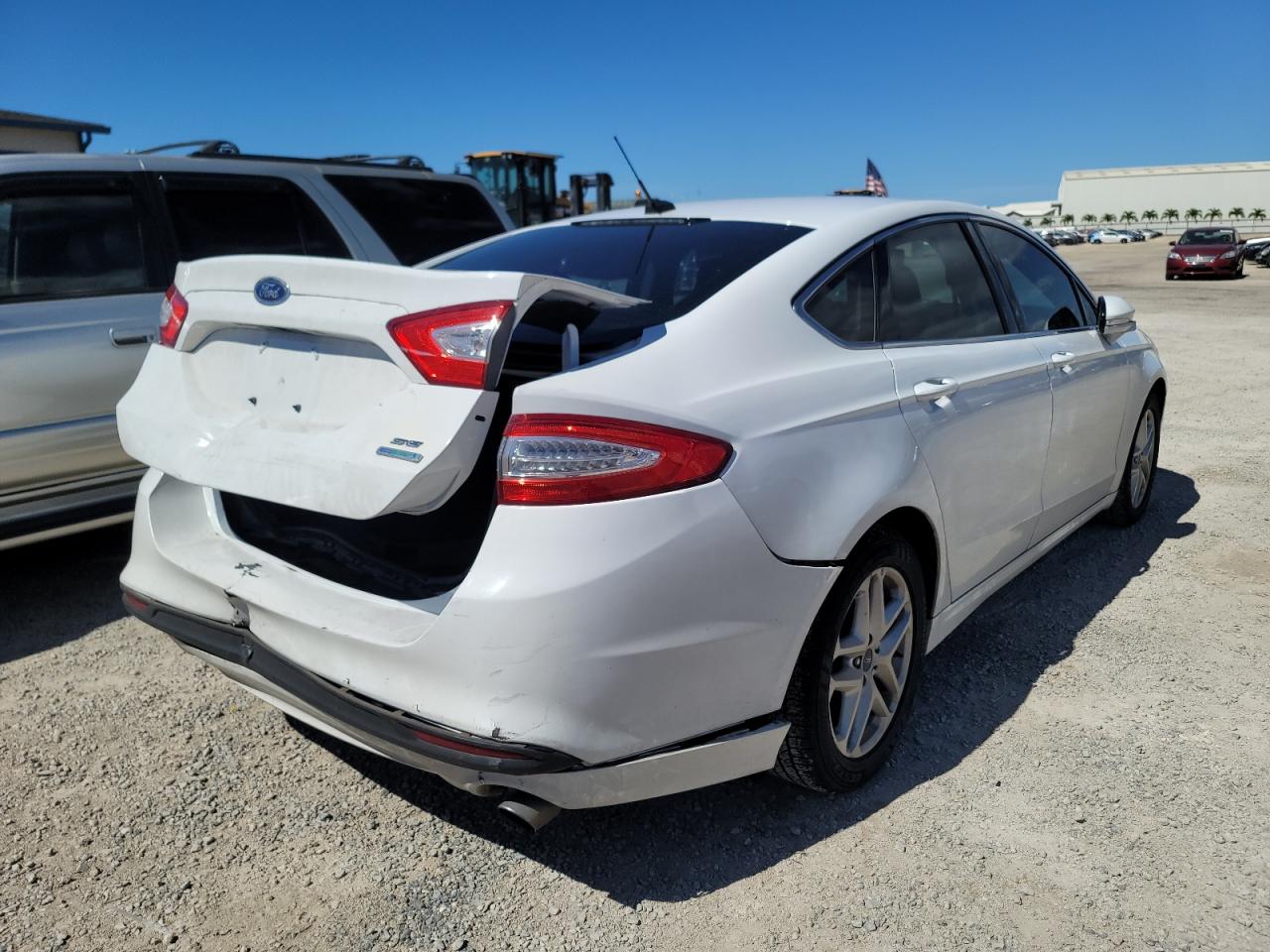 Photo 4 from auction – 2014 FORD FUSION SE with VIN 3FA6P0HD6ER123120