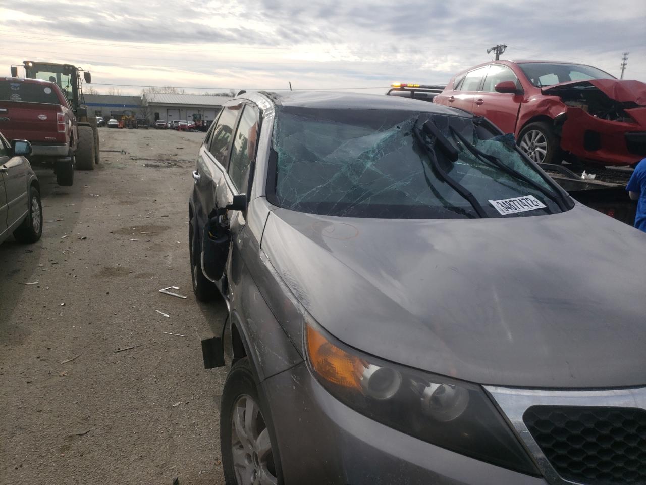 Photo 9 from auction – 2011 KIA SORENTO BA with VIN 5XYKTCA15BG114842