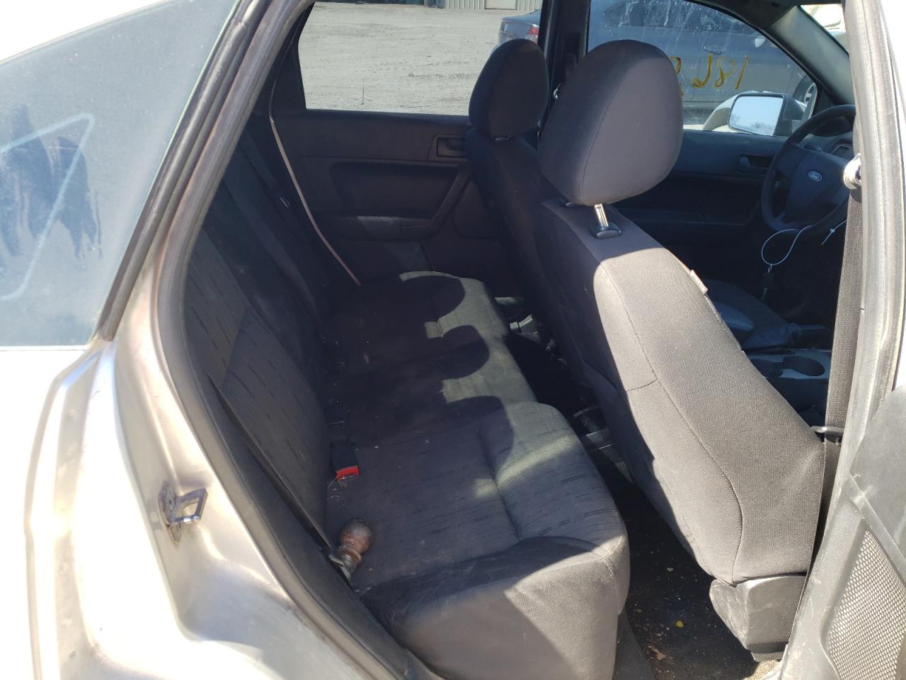 Photo 6 from auction – 2010 FORD FOCUS SE with VIN 1FAHP3FN0AW272135