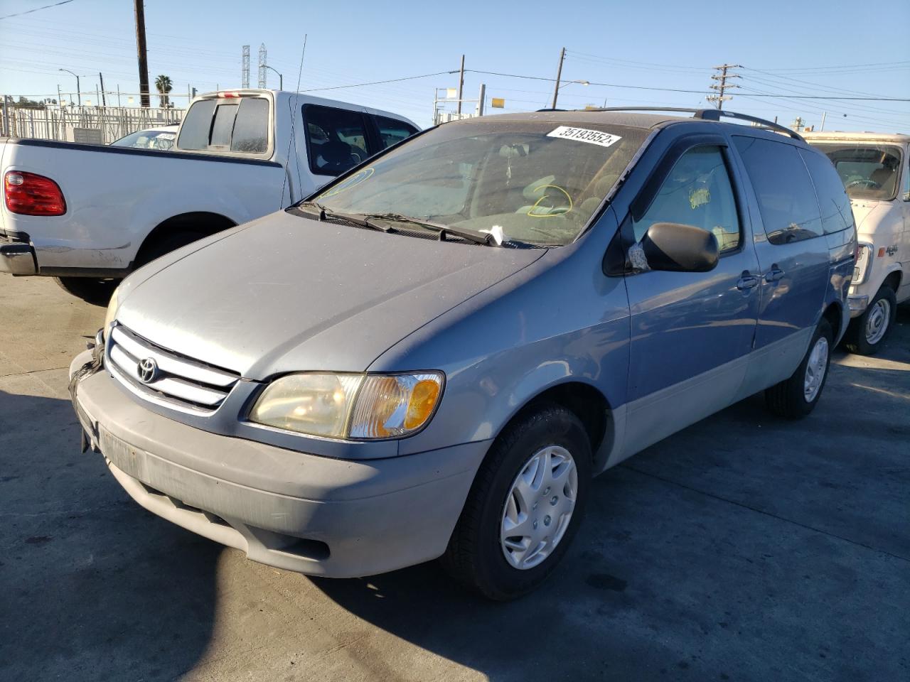 Photo 2 from auction – 2003 TOYOTA SIENNA CE with VIN 4T3ZF19CX3U522367