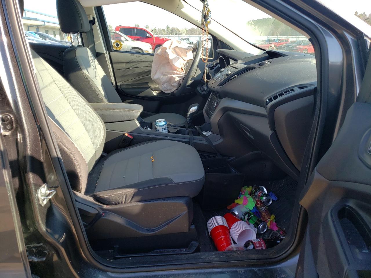Photo 5 from auction – 2017 FORD ESCAPE S with VIN 1FMCU0F73HUD57338