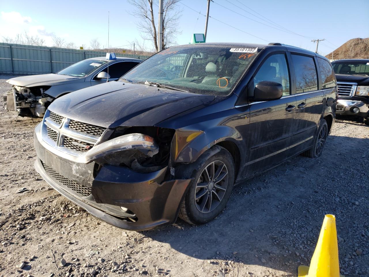 Photo 2 from auction – 2017 DODGE GRAND CARA with VIN 2C4RDGCG0HR670887