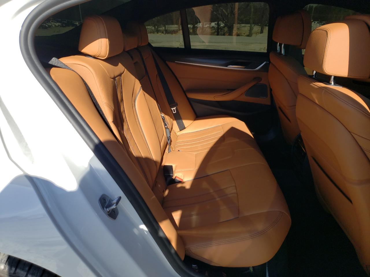 Photo 6 from auction – 2021 BMW M550XI with VIN WBA13BK06MCG00384