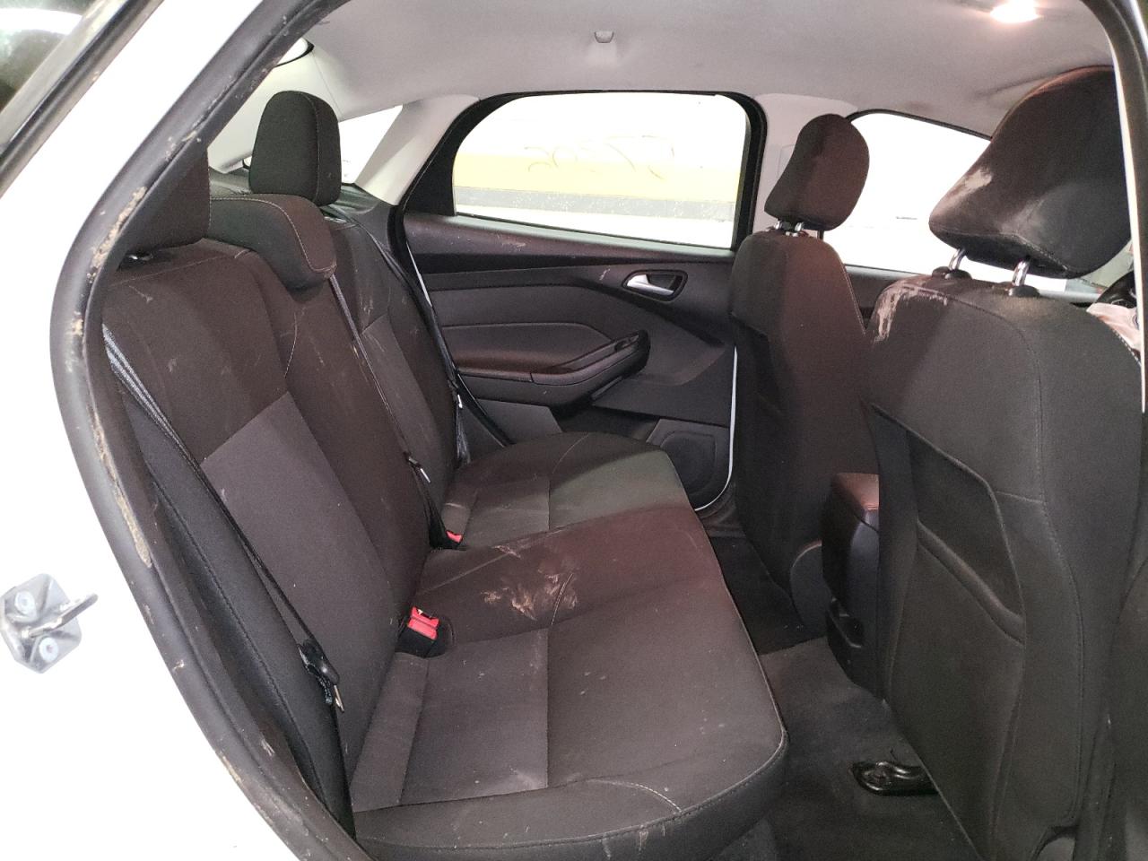 Photo 6 from auction – 2017 FORD FOCUS SE with VIN 1FADP3F28HL234989
