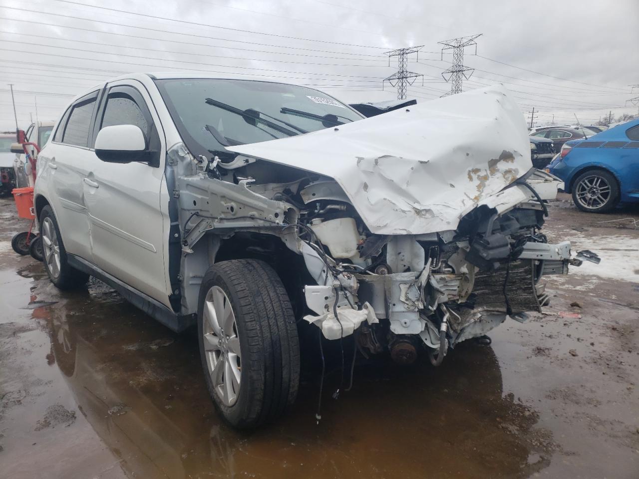 MITSUBISHI OUTLANDER 2015 with VIN 4A4AP4AU7FE053193 - Photo from auction