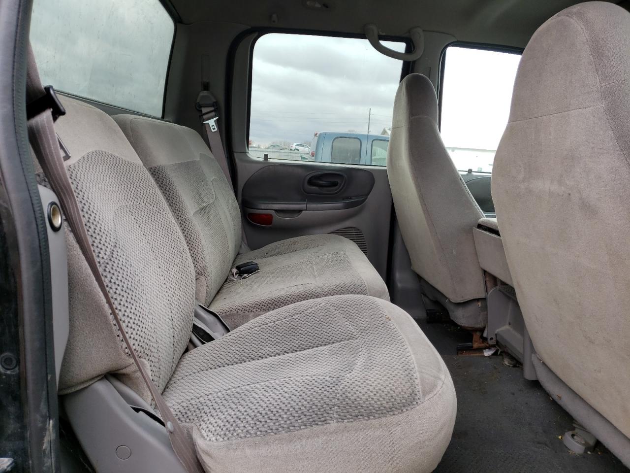 Photo 6 from auction – 2001 FORD F150 with VIN 1FTRW08L11KF39821
