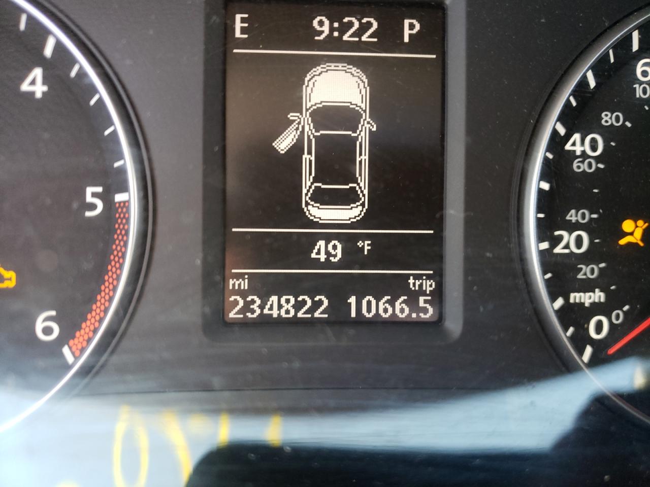 Photo 8 from auction – 2014 VOLKSWAGEN PASSAT SEL with VIN 1VWCN7A3XEC020744