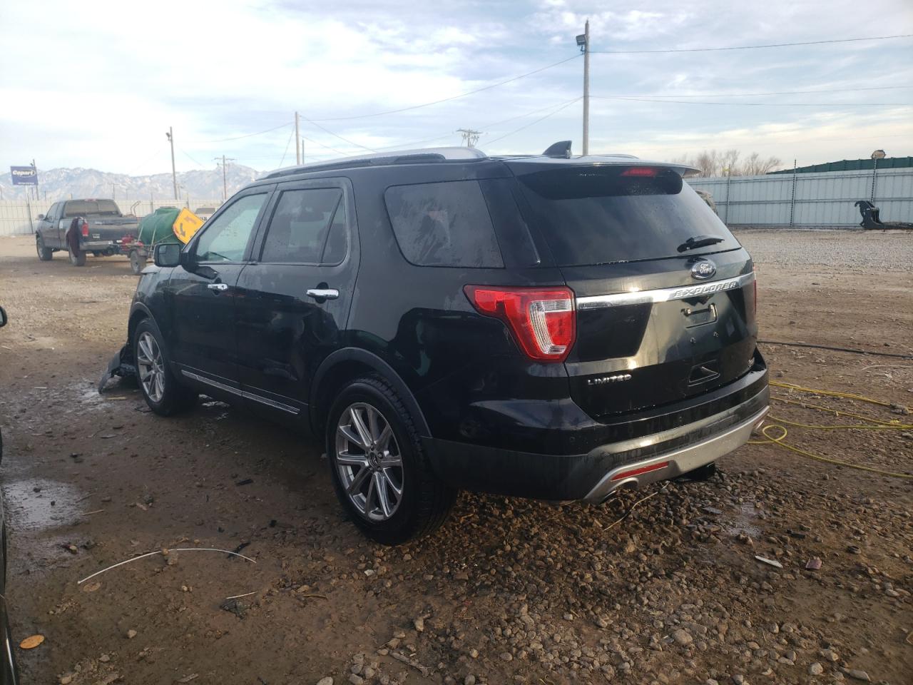Photo 3 from auction – 2017 FORD EXPLORER L with VIN 1FM5K7F81HGB81856
