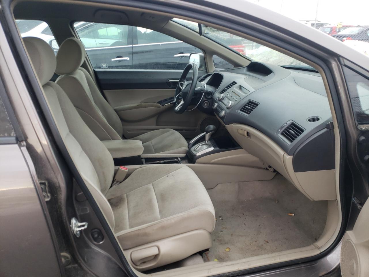 Photo 5 from auction – 2011 HONDA CIVIC LX with VIN 19XFA1F51BE025211