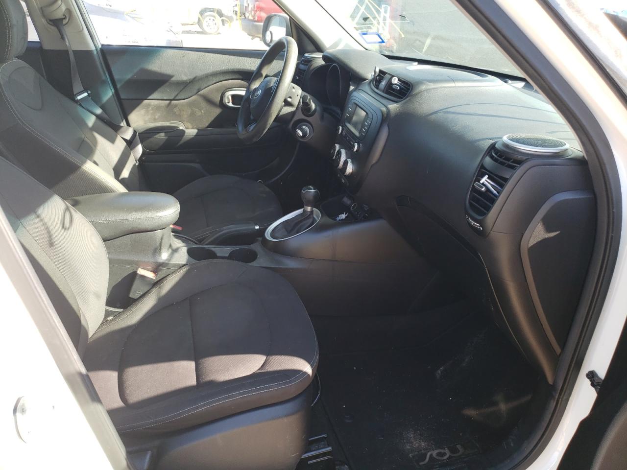 Photo 5 from auction – 2015 KIA SOUL with VIN KNDJN2A20F7121161