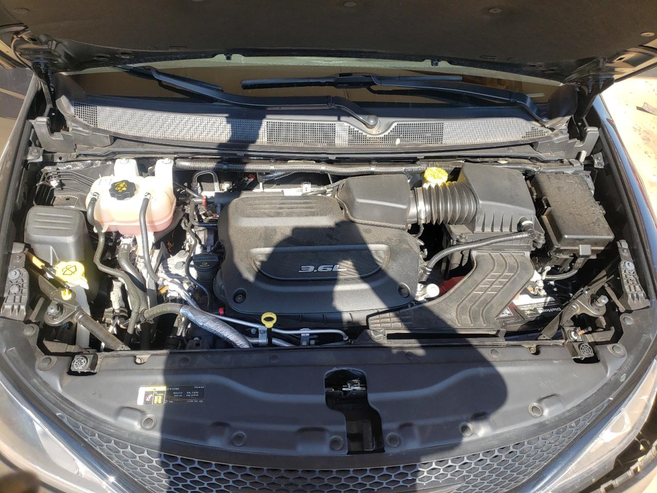 Photo 7 from auction – 2018 CHRYSLER PACIFICA T with VIN 2C4RC1BG4JR228203