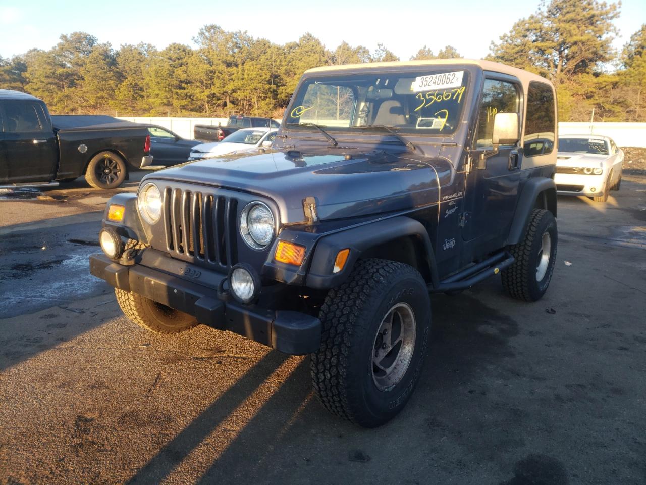 Photo 2 from auction – 2001 JEEP WRANGLER / with VIN 1J4FA49S21P356679