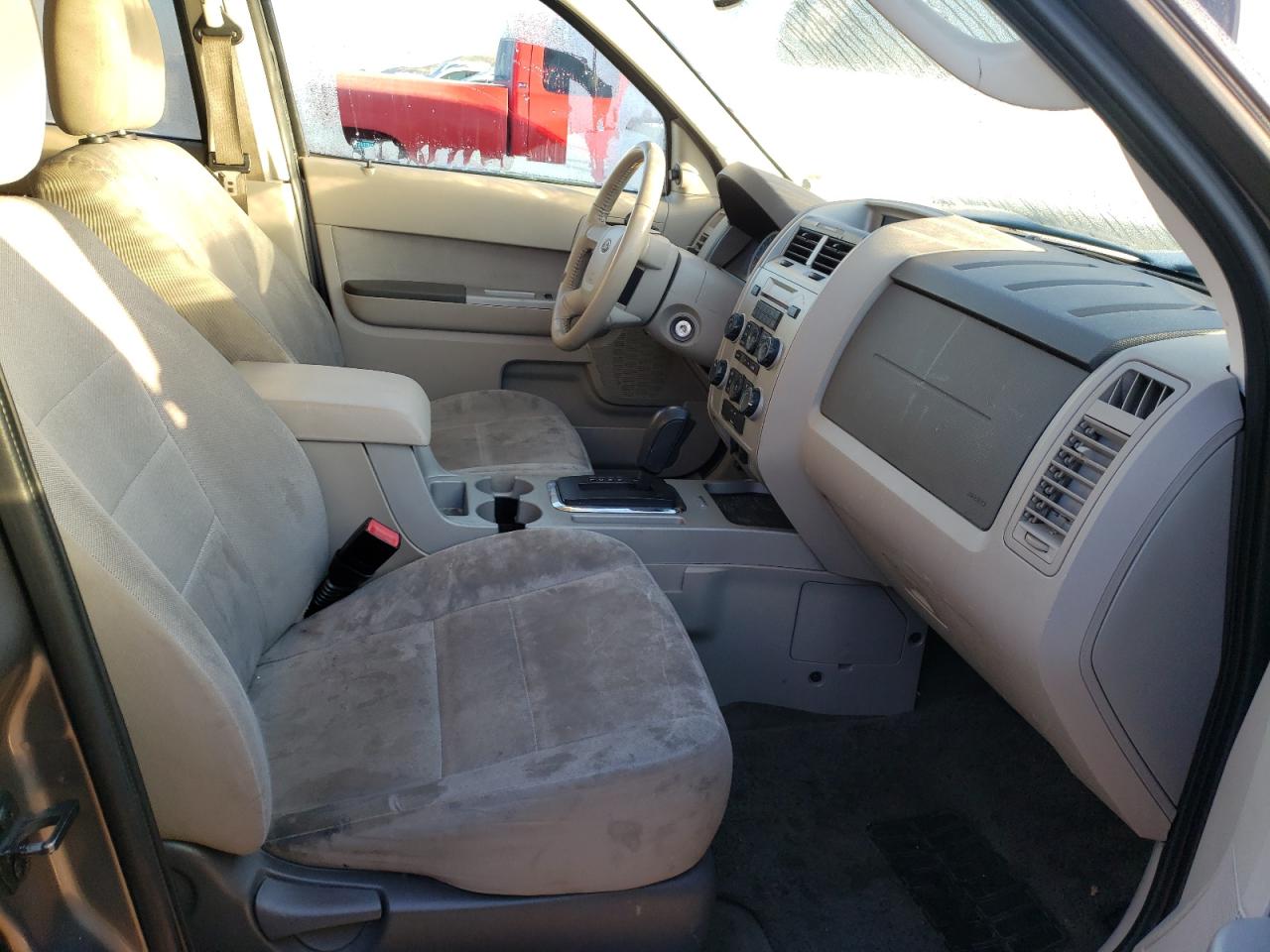 Photo 5 from auction – 2011 FORD ESCAPE XLT with VIN 1FMCU0D78BKC30428