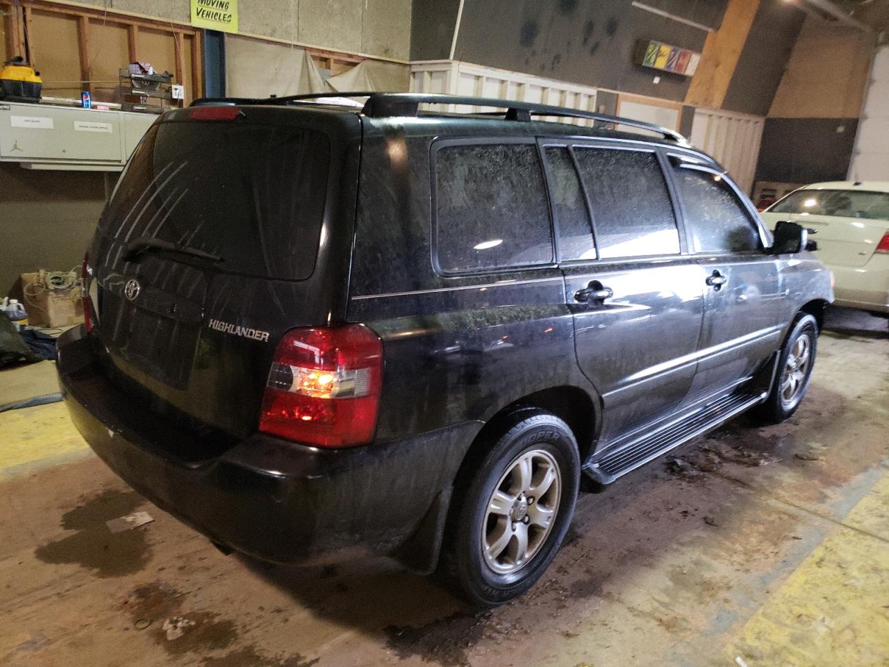 Photo 4 from auction – 2005 TOYOTA HIGHLANDER with VIN JTEDP21A250084096