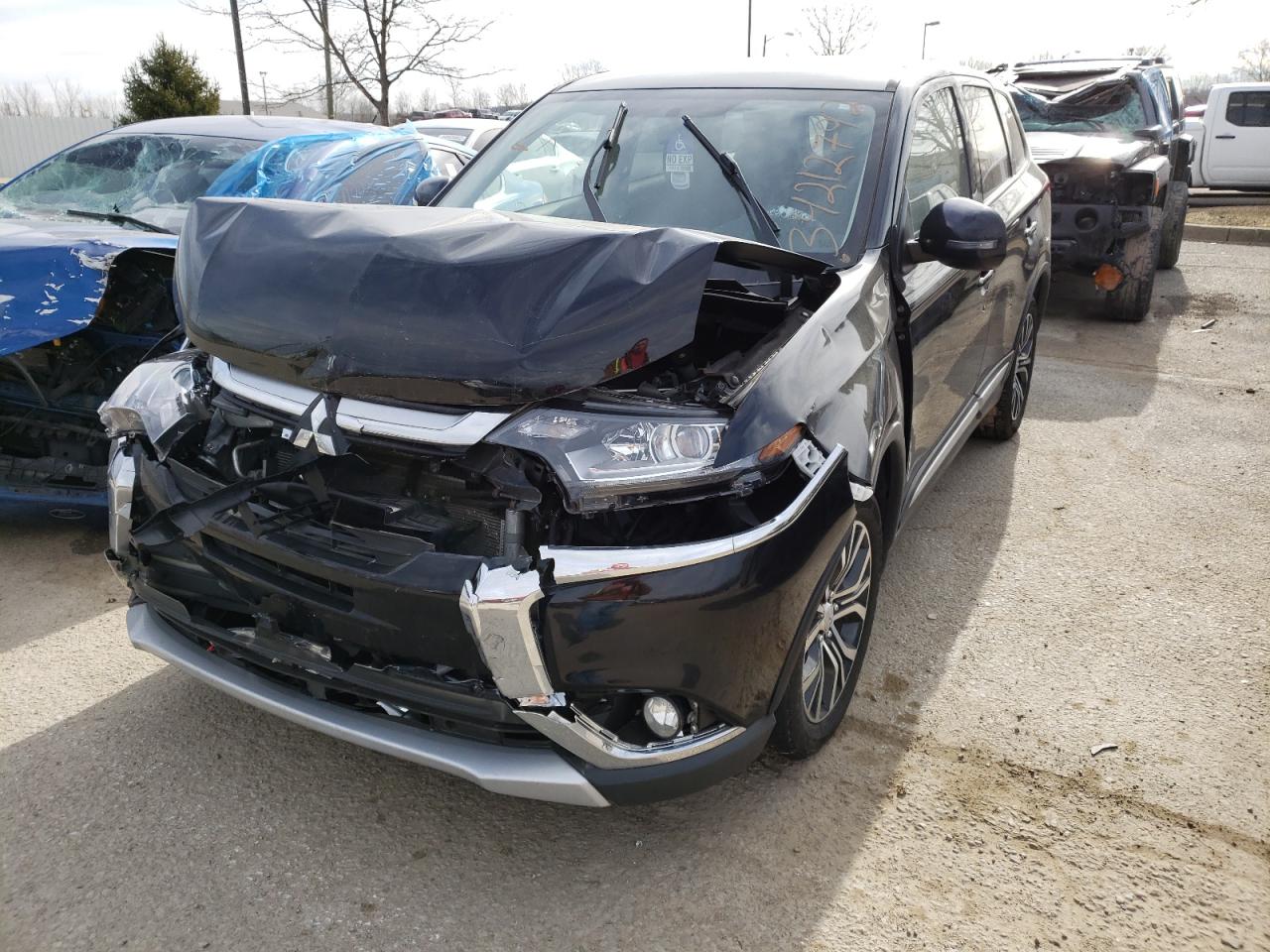 Photo 2 from auction – 2018 MITSUBISHI OUTLANDER with VIN JA4AD3A38JZ062837